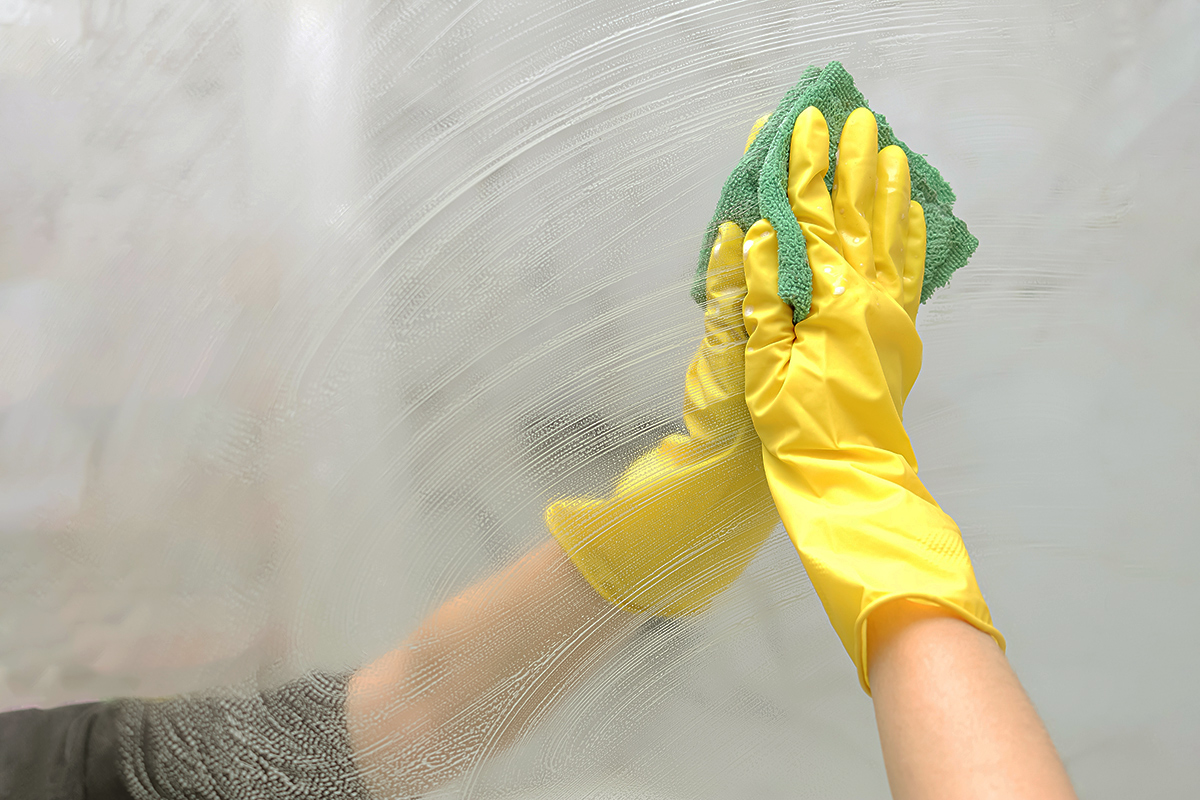 Cleaning Your Mirrors This Way Will Prevent Bathroom Fog