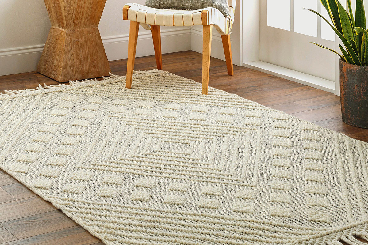 Hand woven trellis wool area rug